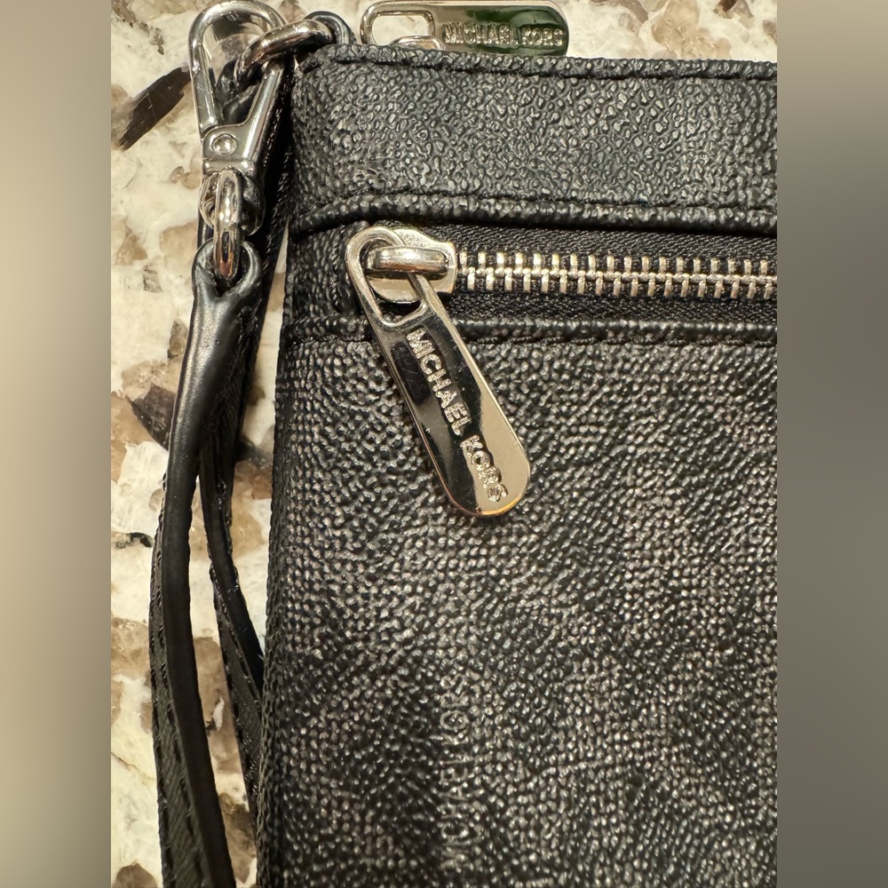 Michael Kors Logo Wristlet - Picture 4 of 4
